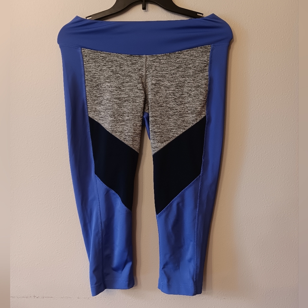 Reebok athletic capris women's size small